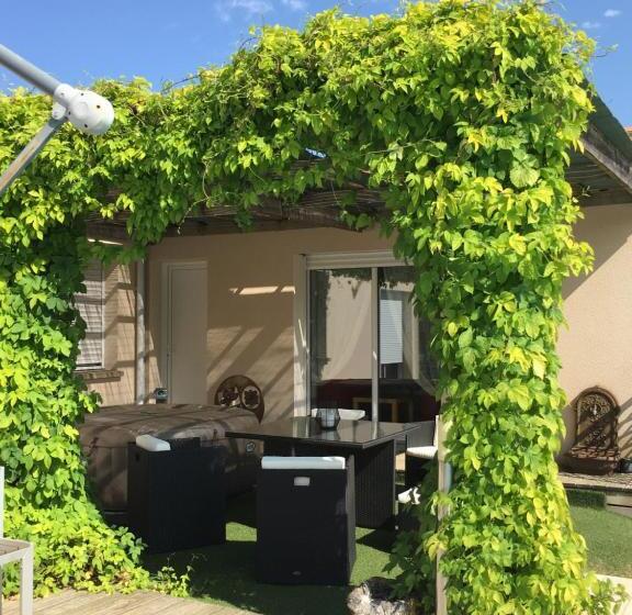 住宿加早餐  La Chambre Des Amis