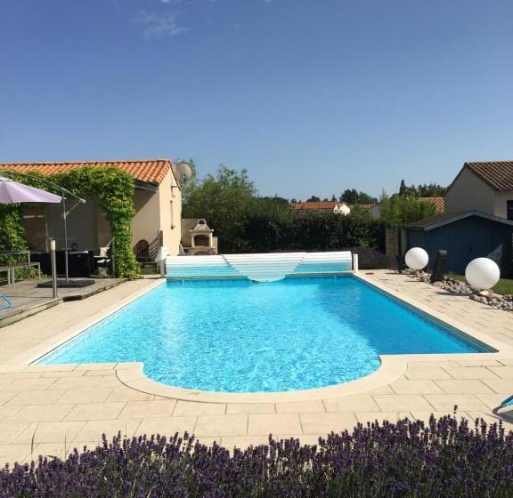 住宿加早餐  La Chambre Des Amis