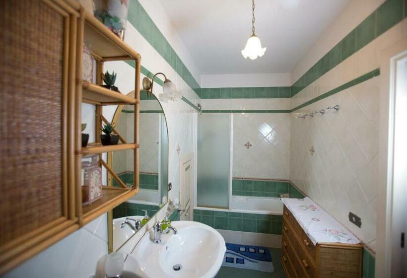 تختخواب و صبحانه La Via Dei Presepi