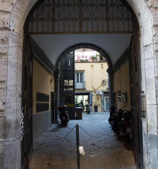 تختخواب و صبحانه La Via Dei Presepi
