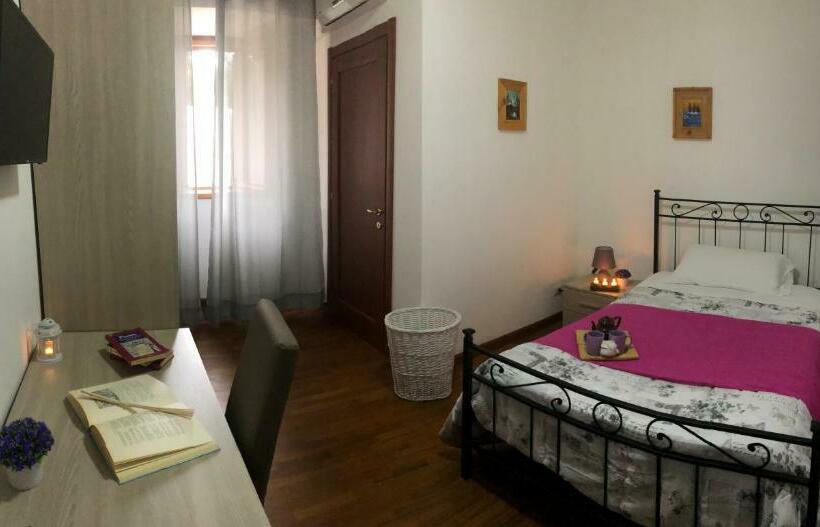 ベッドアンドブレックファースト Villalessandra