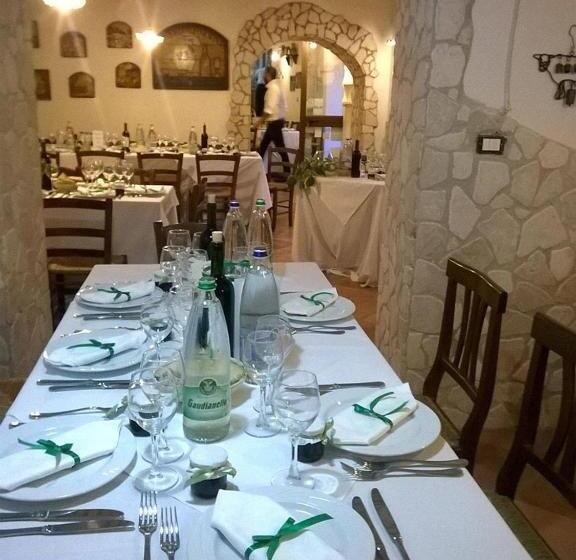 فندق Agriturismo Tre Santi