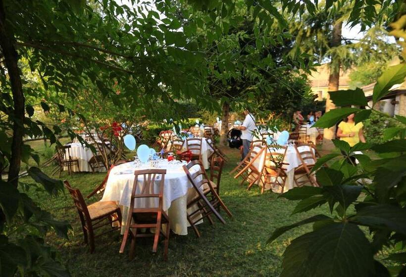 فندق Agriturismo Tre Santi