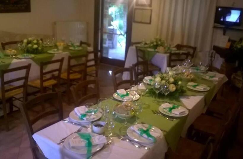 فندق Agriturismo Tre Santi