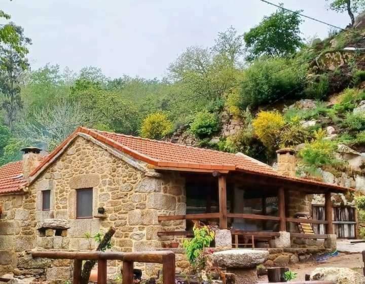 فندق Aldeia De Pontes   Castro Laboreiro