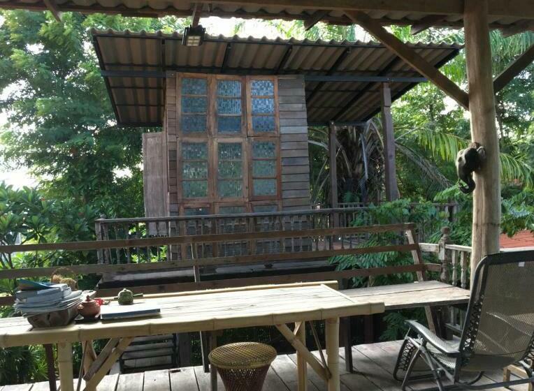 בית מלון כפרי Baan Mali Lampang Homestay