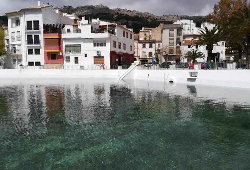 בית מלון כפרי Cueva El Madrono