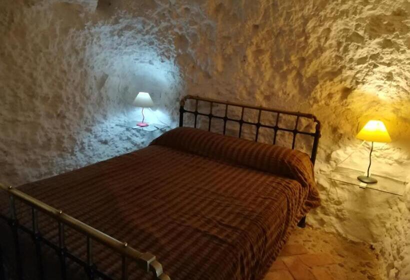 בית מלון כפרי Cueva El Madrono