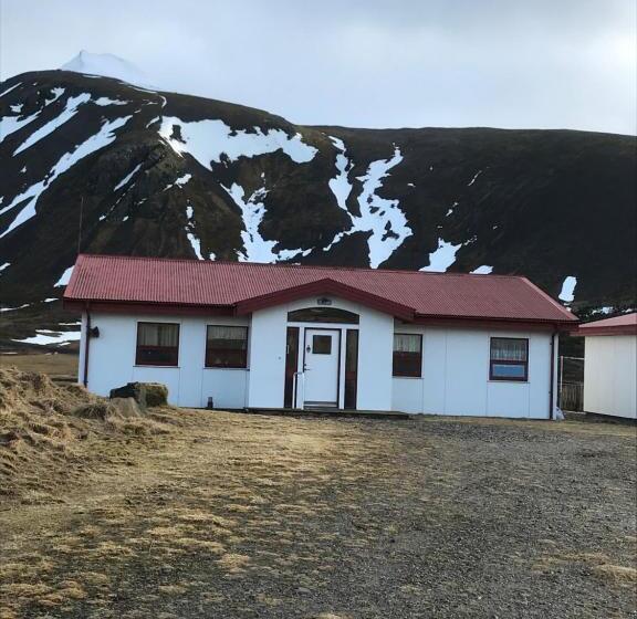 هتل Eiði Farmhouse
