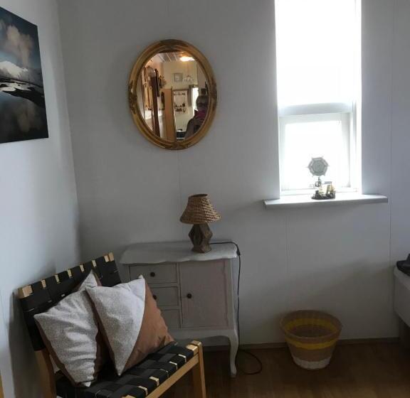 هتل Eiði Farmhouse