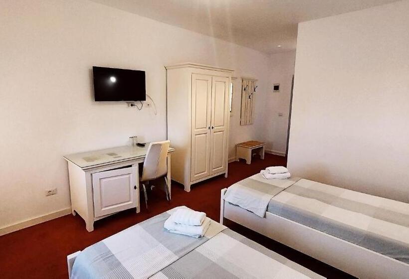 Отель Fresh Accommodation