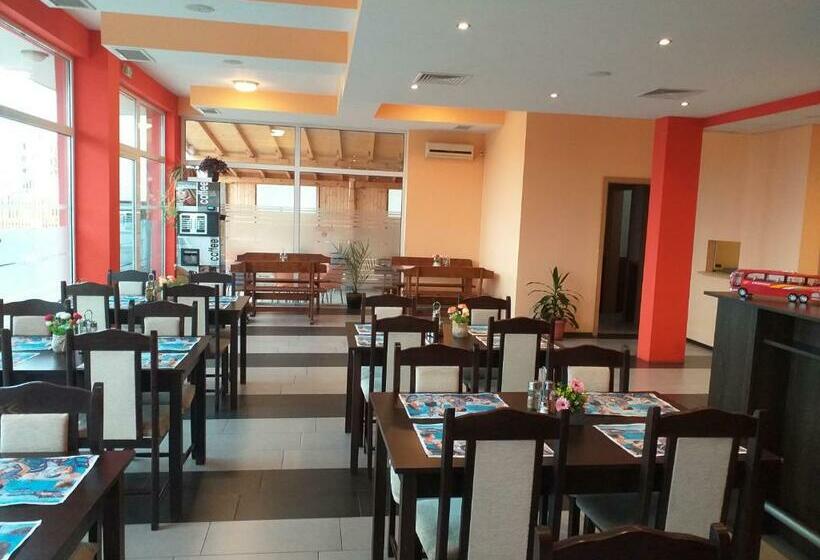 בית מלון כפרי Seasons 2