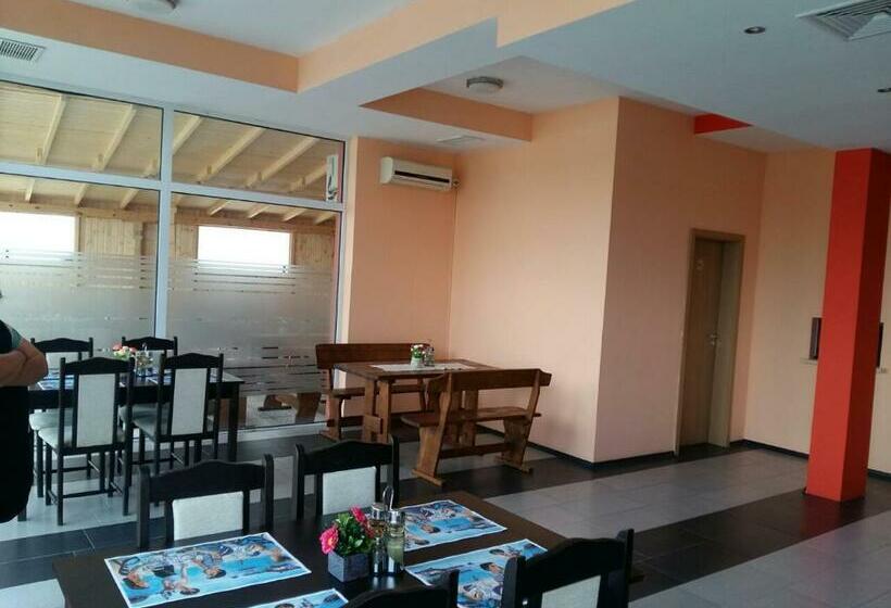 בית מלון כפרי Seasons 2