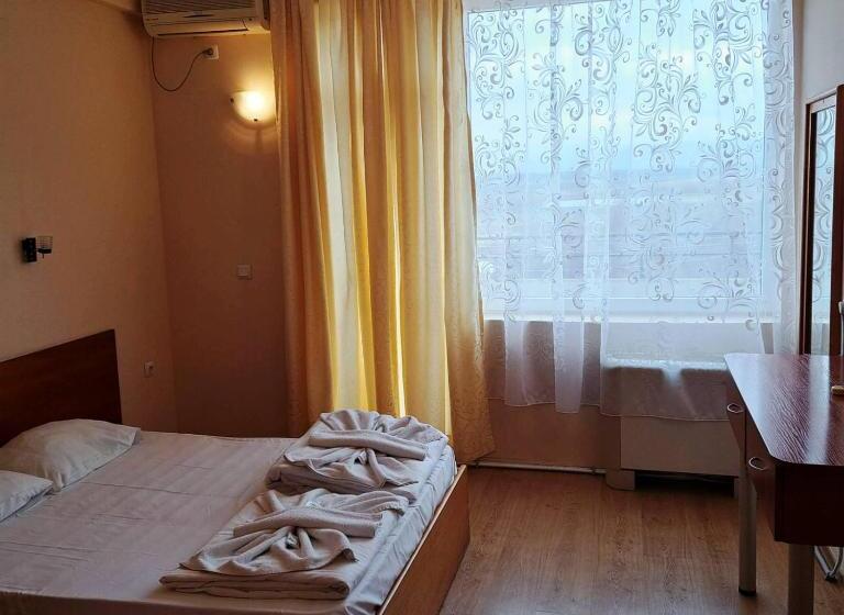 בית מלון כפרי Seasons 2