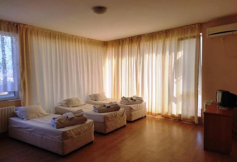 בית מלון כפרי Seasons 2