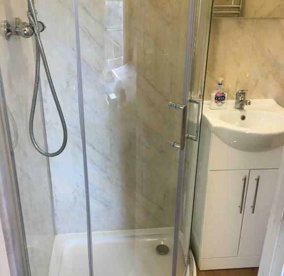 בית מלון כפרי The White Hart Pub And Rooms