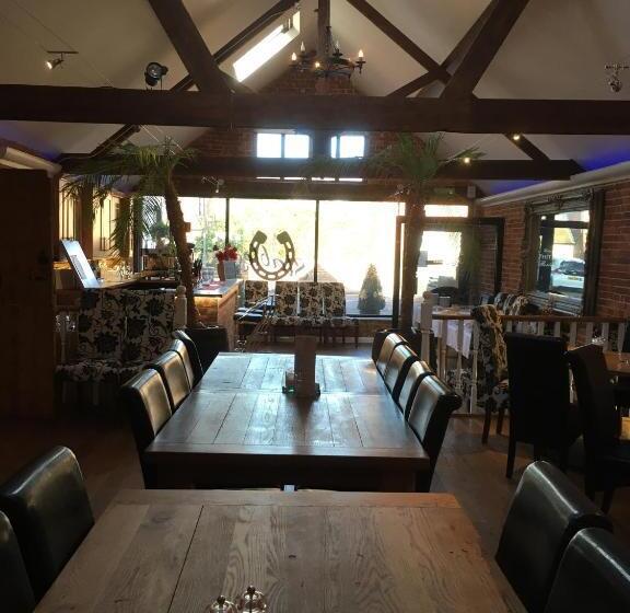 בית מלון כפרי The White Hart Pub And Rooms