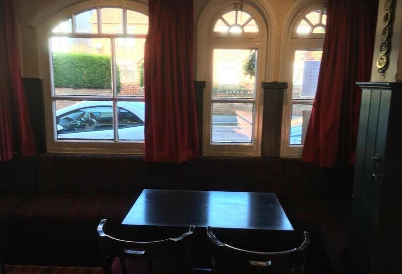 בית מלון כפרי The White Hart Pub And Rooms