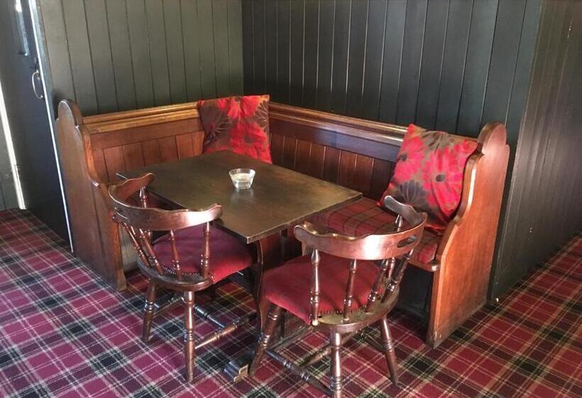 בית מלון כפרי The White Hart Pub And Rooms