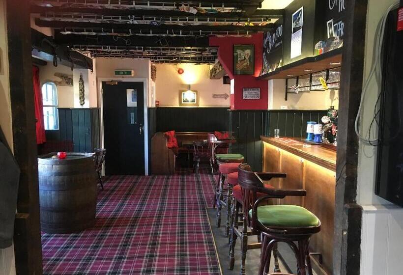 בית מלון כפרי The White Hart Pub And Rooms