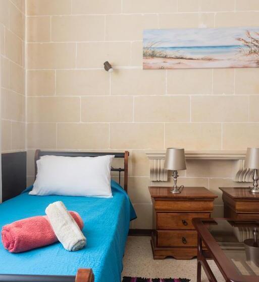 پانسیون Acomodation House Kavarna