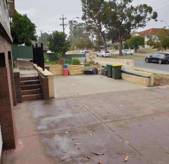 ペンション Dianella Budget Rooms Happy Place To Stay