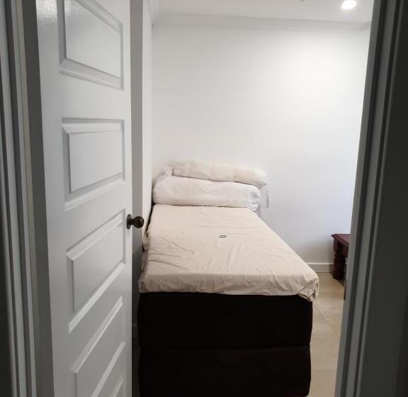 ペンション Dianella Budget Rooms Happy Place To Stay