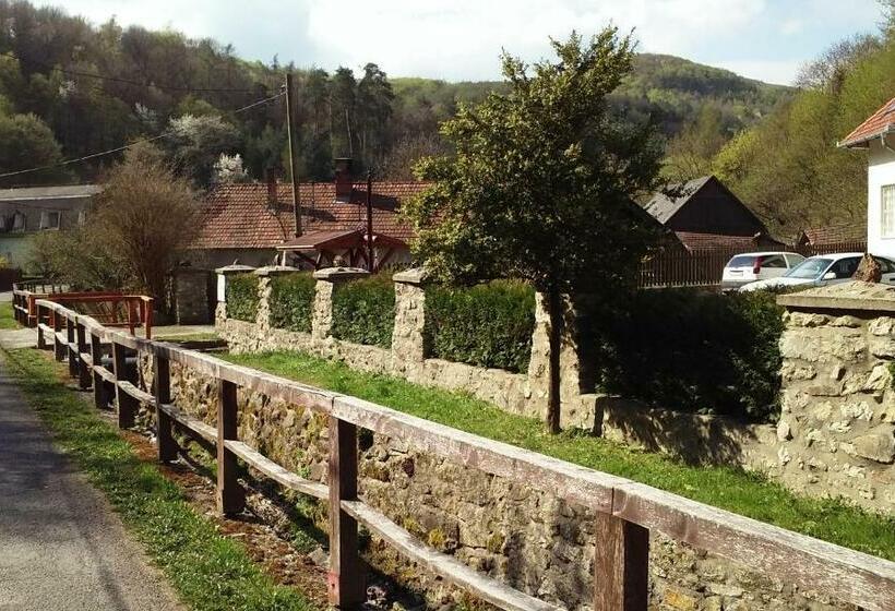 膳宿费 Hudi Lak Vendégház