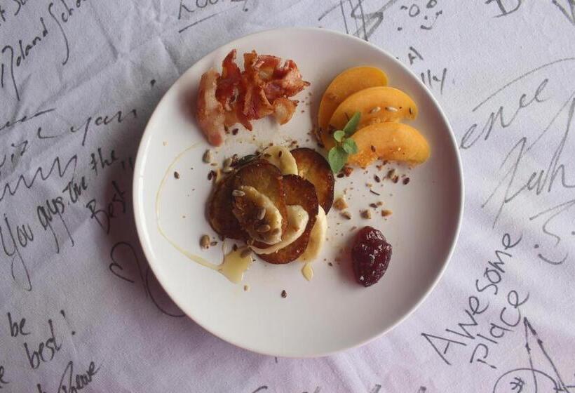 Пансион Jakita S Guest House