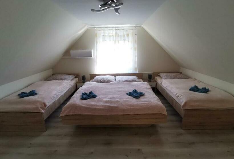 ペンション Sókristály Vendégház