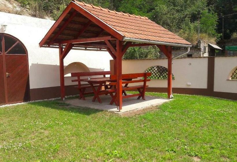 ペンション Sókristály Vendégház