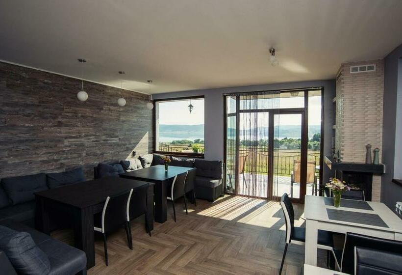 بنسيون Vila Lidia