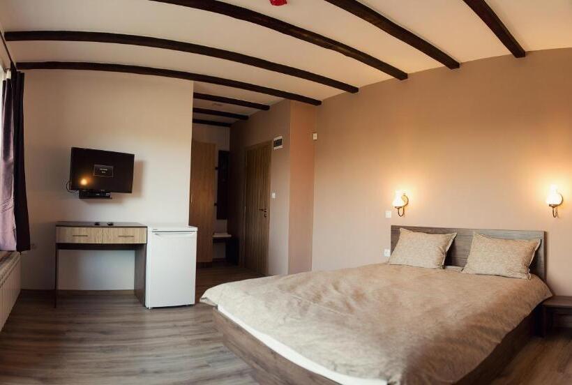 بنسيون Vila Lidia