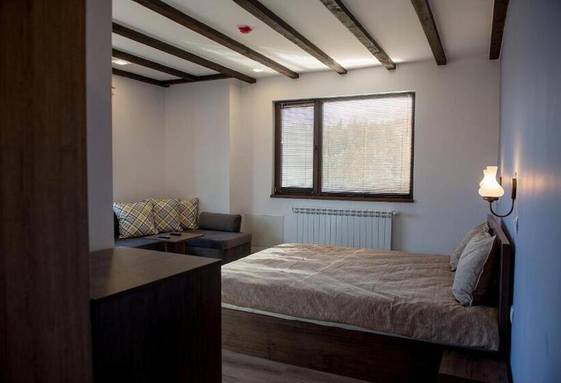 بنسيون Vila Lidia