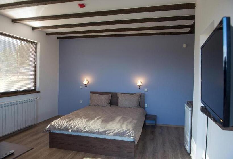 بنسيون Vila Lidia