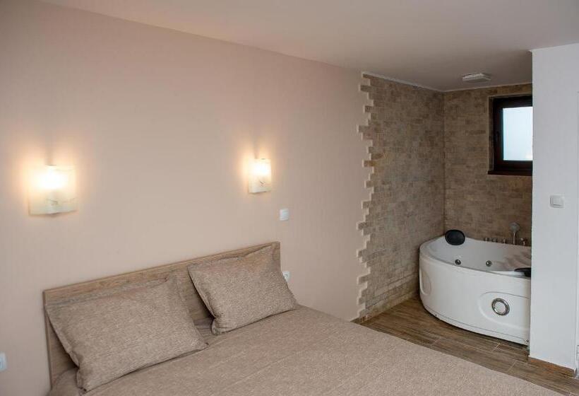 بنسيون Vila Lidia