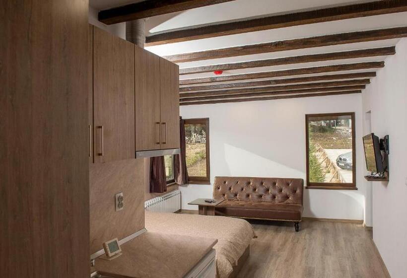 بنسيون Vila Lidia