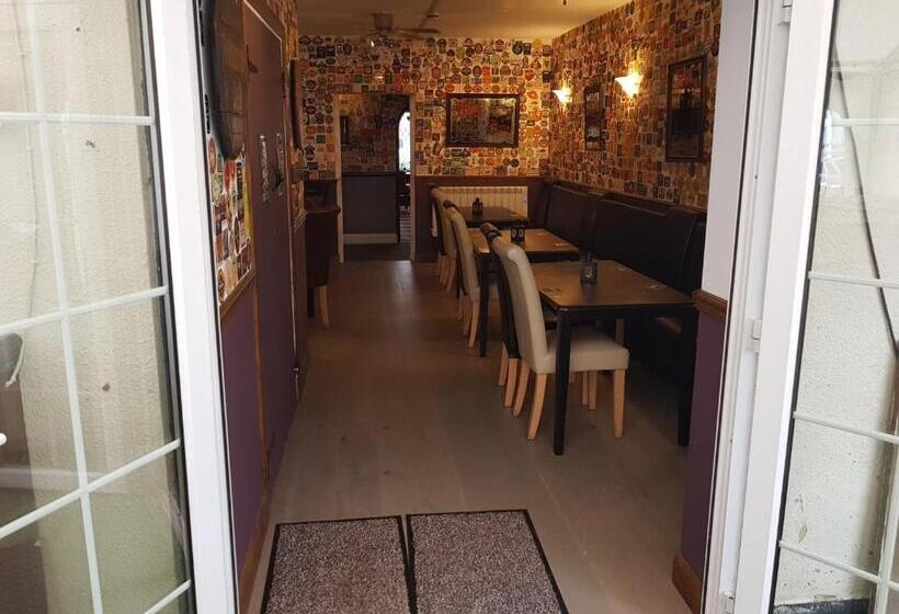 צימר The Jackdaw Pub Self Catering Static Caravan Free Breakfast Supplied