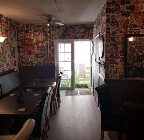 צימר The Jackdaw Pub Self Catering Static Caravan Free Breakfast Supplied