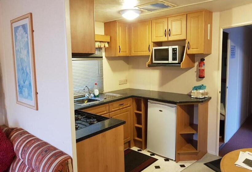 צימר The Jackdaw Pub Self Catering Static Caravan Free Breakfast Supplied