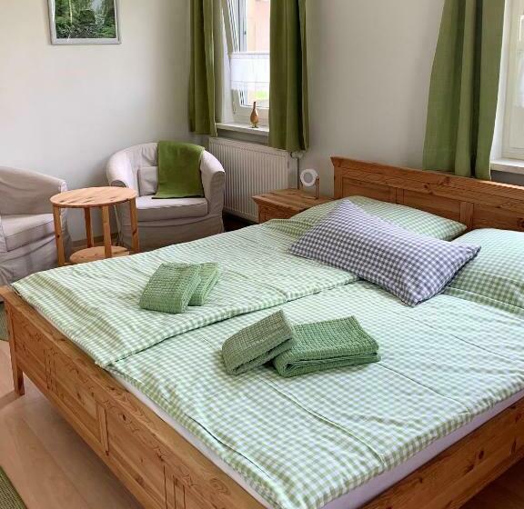 ユースホステル Gasthaus & Pension Zirkelstein