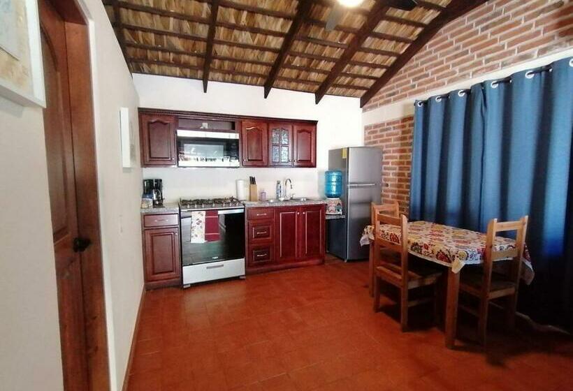 فندق صغير Sukasa Bungalows