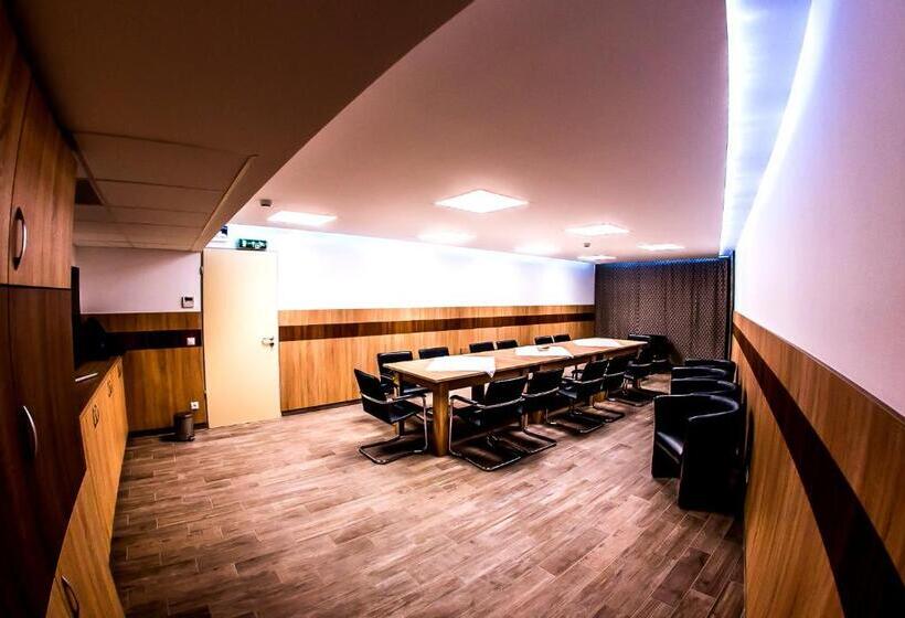 ベッドアンドブレックファースト Cvse Clubház és Panzió