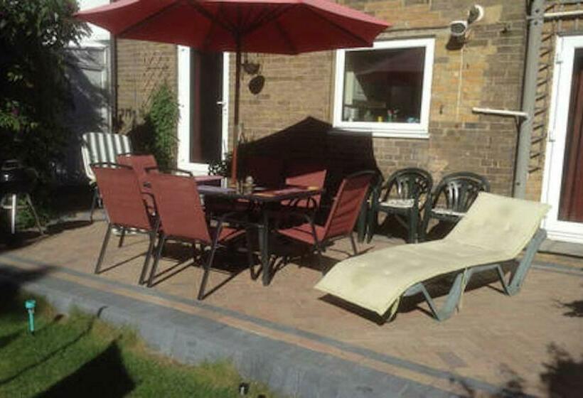 Bed and Breakfast Endearing Edwardian House In Quaint Deal, Kent