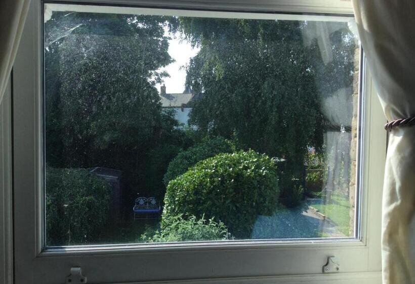 Bed and Breakfast Endearing Edwardian House In Quaint Deal, Kent