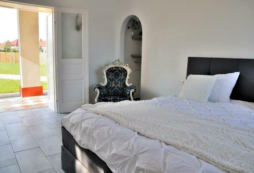 ベッドアンドブレックファースト Tisza Topic