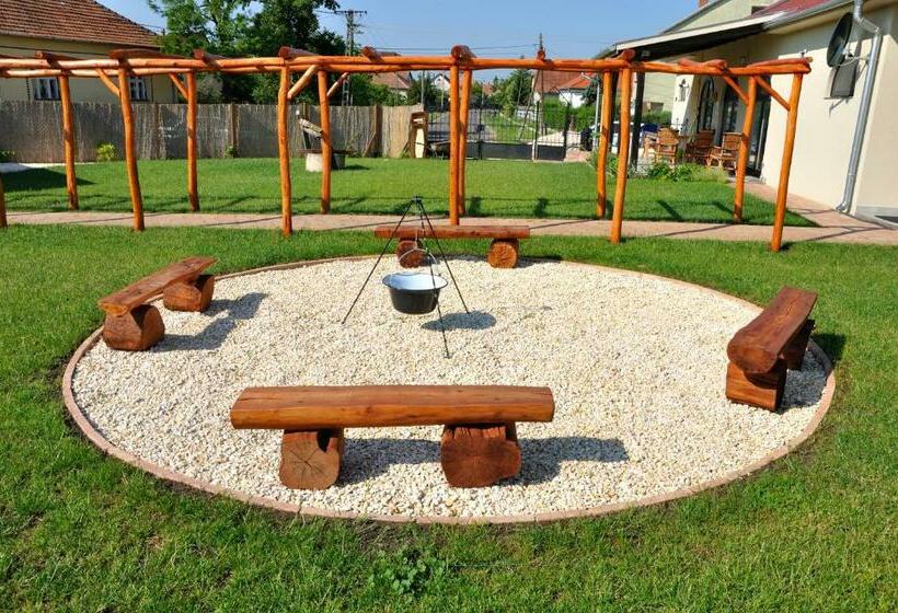 ベッドアンドブレックファースト Tisza Topic