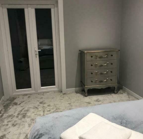 فندق Carriage Cottage Hot Tub