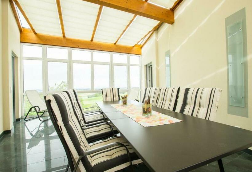 ホテル Ferienhof Neundlinger