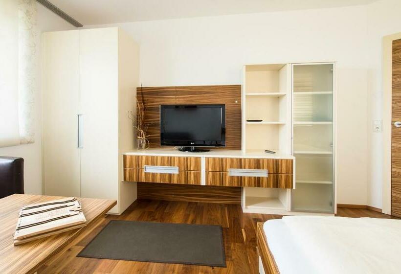 ホテル Ferienhof Neundlinger